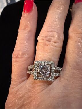 New Women’s Wedding Ring size 7 Square Crystal Halo